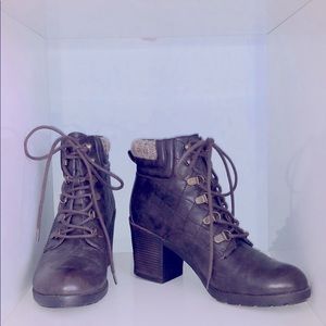 MIA brown heeled ankle boots. 8.5